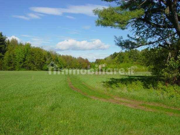 Земельный участок 2400м² в Карбонера, Италия № 221987