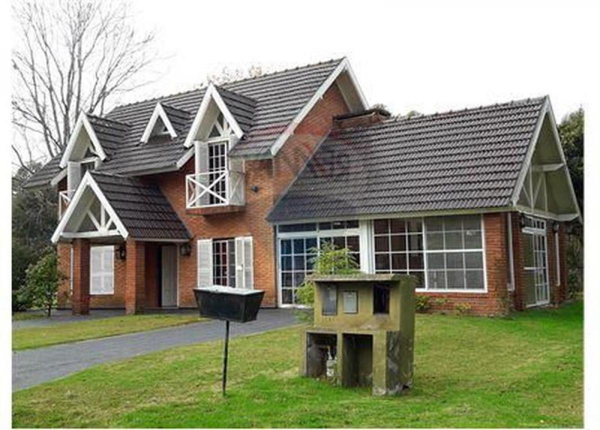 3 bedrooms House in Presidente Peron, Argentina No. 6477