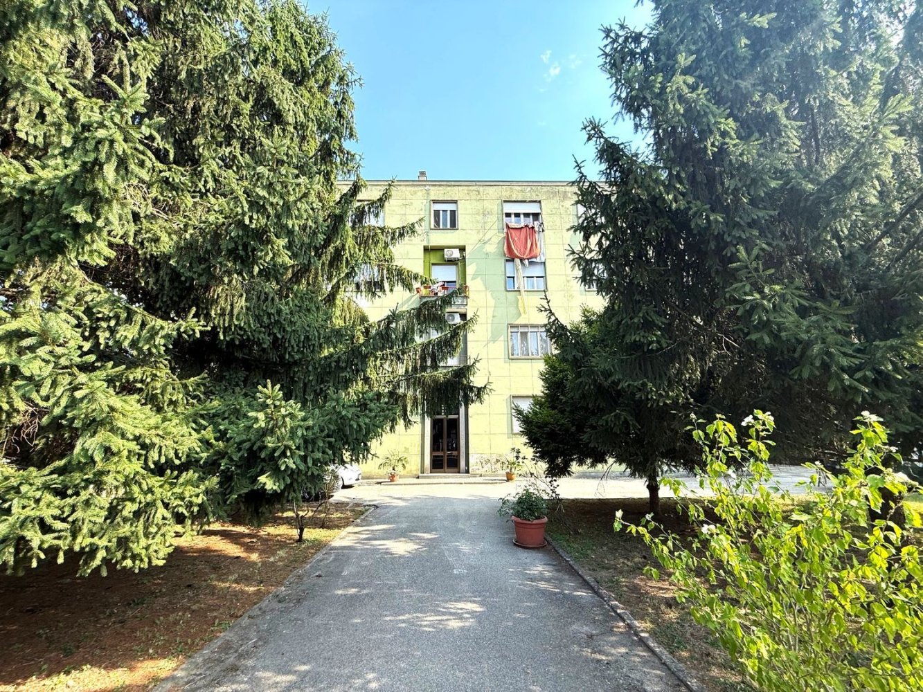 4 rooms Apartment in Novara, Italy No. 268980