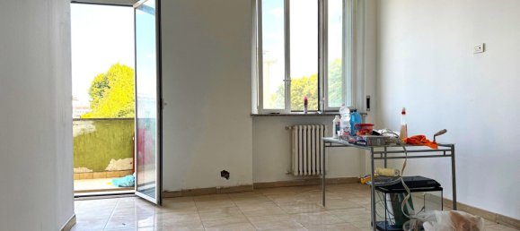 4 rooms Apartment in Novara, Italy No. 268980 9