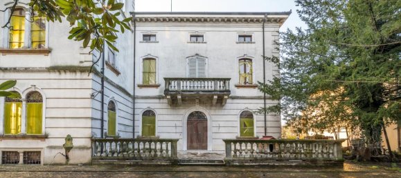Villa de 7 habitaciónes en Noceto, Italy No. 237623 11