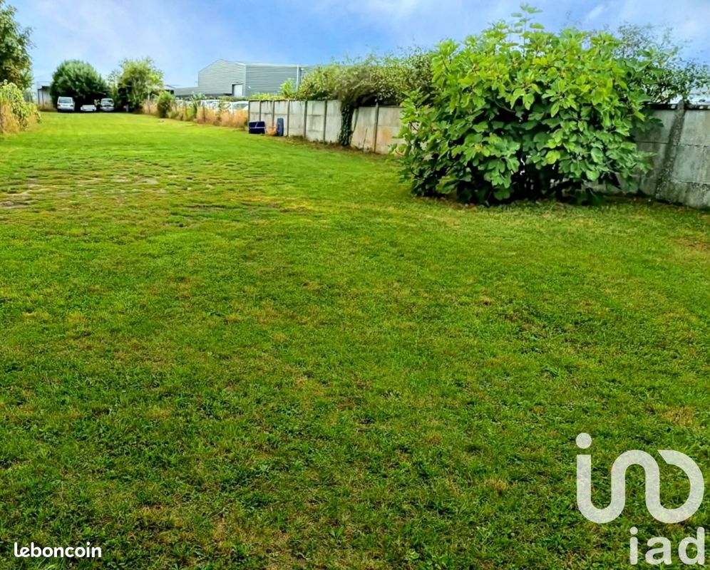 996m² Land in La Chapelle-Saint-Mesmin, France No. 230352