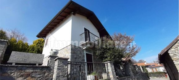 2 bedrooms Villa in Massino Visconti, Italy No. 74078 4