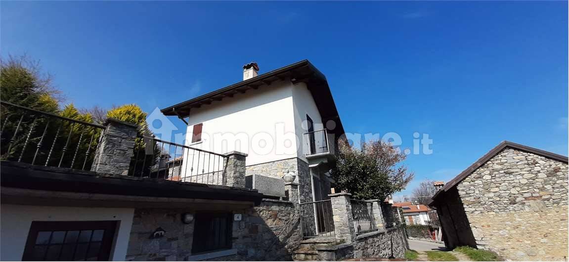 2 bedrooms Villa in Massino Visconti, Italy No. 74078
