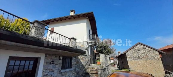 2 bedrooms Villa in Massino Visconti, Italy No. 74078 9