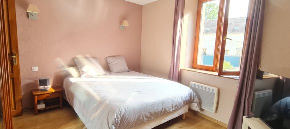 3 bedrooms Villa in Sourdun, France No. 175342 3