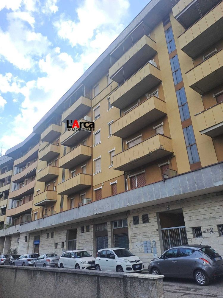 3 bedrooms Apartment in Brescia, Italy No. 363414