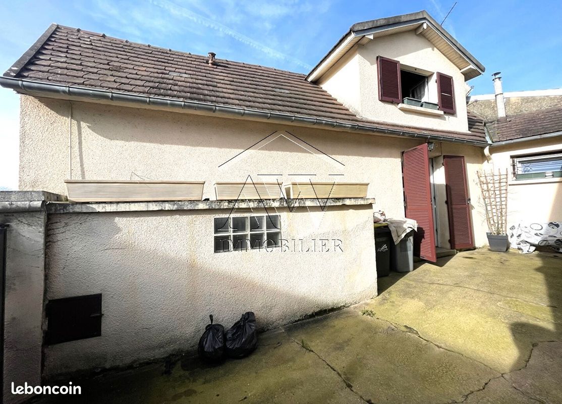 2 chambres Maison à Sainte-Geneviève, France No. 211249