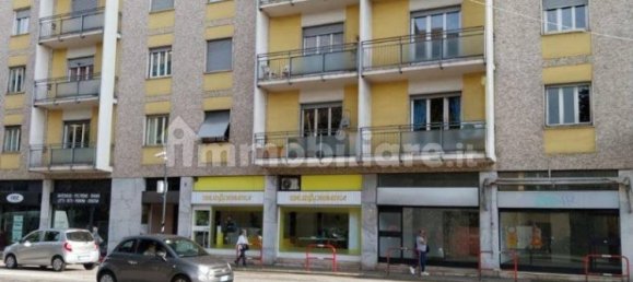 2 Schlafzimmer Wohnung in Varese, Italy, Nr. 378784 11