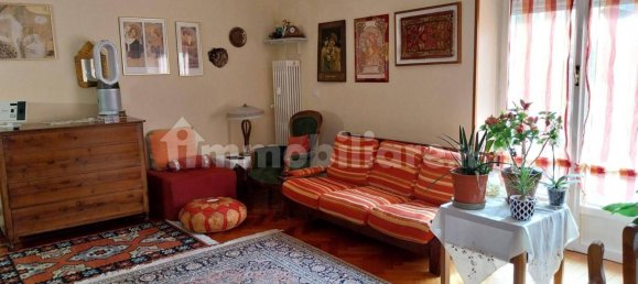 2 Schlafzimmer Wohnung in Varese, Italy, Nr. 378784 12