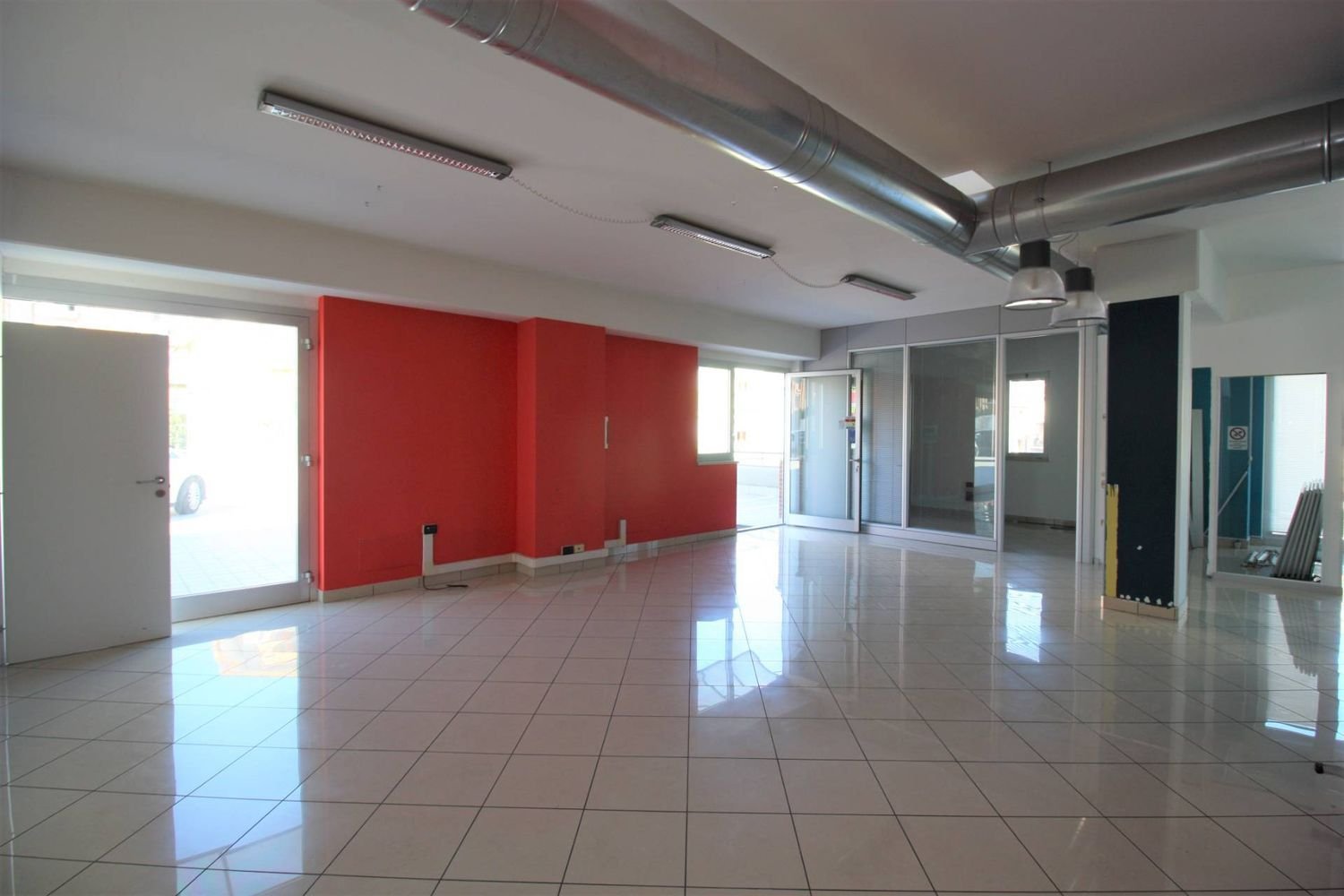  مكتب في San Benedetto del Tronto, Italy 80متر مربع رقم 295837