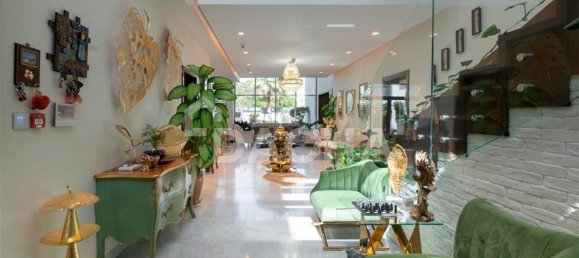 4 bedrooms Villa in Dubai, UAE No. 28001 5