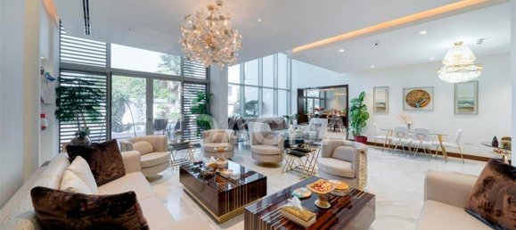 4 bedrooms Villa in Dubai, UAE No. 28001 2