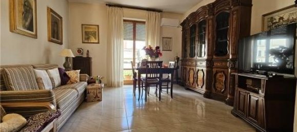 Apartamento de 4 habitaciónes en Empoli, Italy No. 38310 2