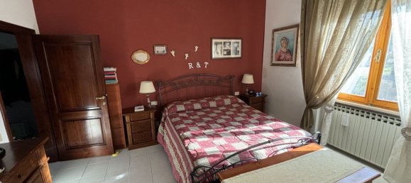 3 rooms Apartment in Certaldo, Italy No. 251242 4