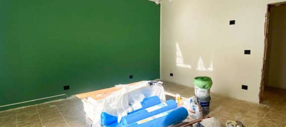 Квартира с 2 комнатами в Таранто, Италия № 197308 3