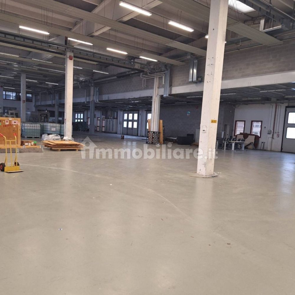 Склад с 1 комнатой в Формиджине, Италия № 21279