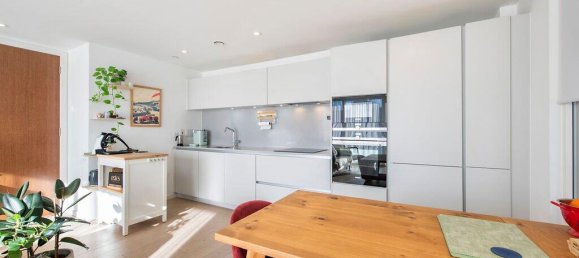 2 bedrooms Apartment in London, United Kingdom No. 9015 3