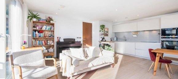 2 bedrooms Apartment in London, United Kingdom No. 9015 7