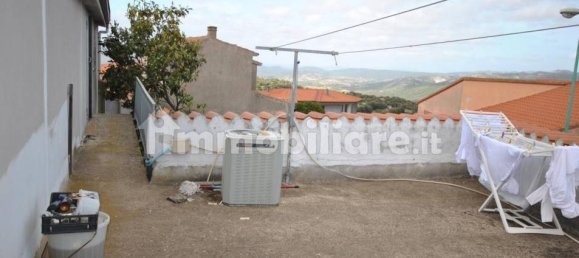 4-salle Appartement à Luras, Italy No. 365183 4