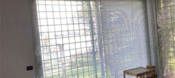 4 rooms House in Rome, Italy No. 191414 3