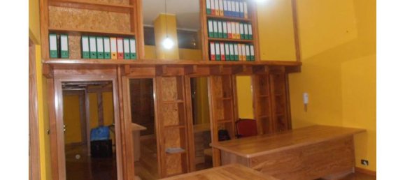 Oficina de 4 habitaciónes en Arona, Italy No. 254137 3