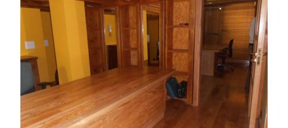 Oficina de 4 habitaciónes en Arona, Italy No. 254137 4