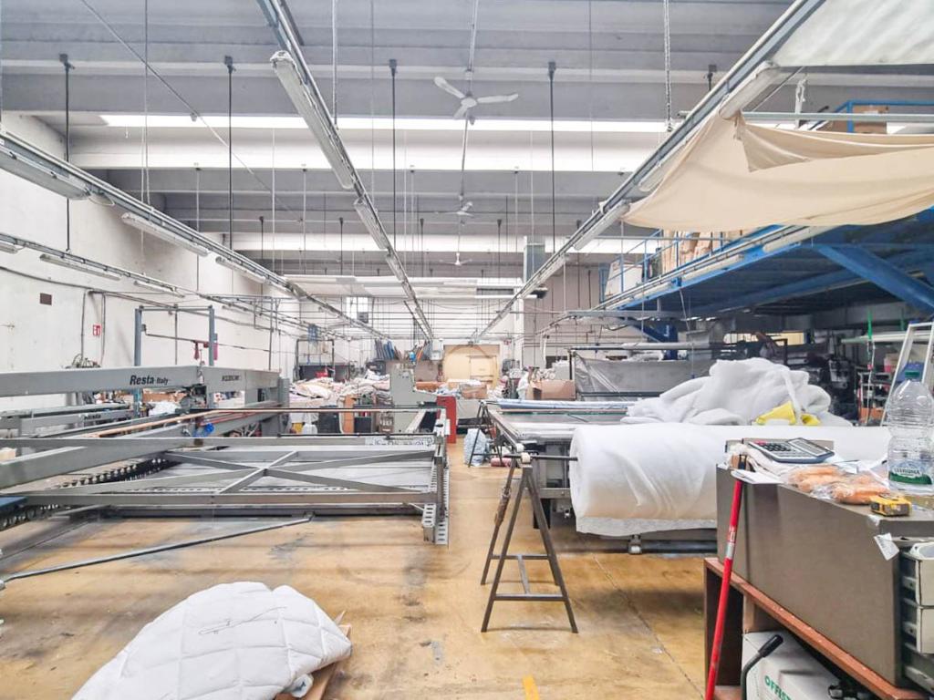 1 room Warehouse in Barzanò, Italy No. 65328