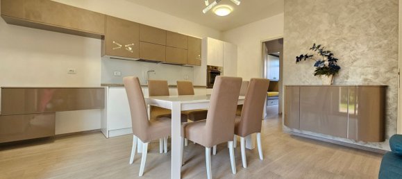 3-salle Appartement à Sirmione, Italy No. 143923 2