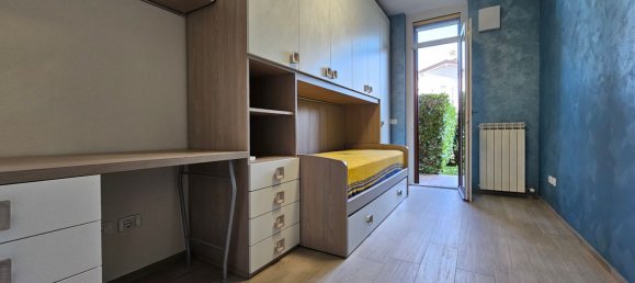 3-salle Appartement à Sirmione, Italy No. 143923 9