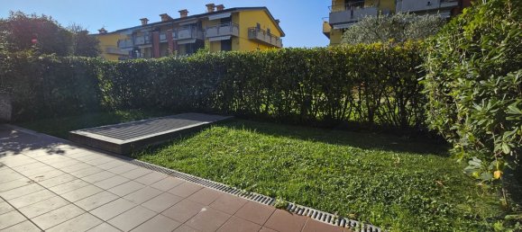 3-salle Appartement à Sirmione, Italy No. 143923 5