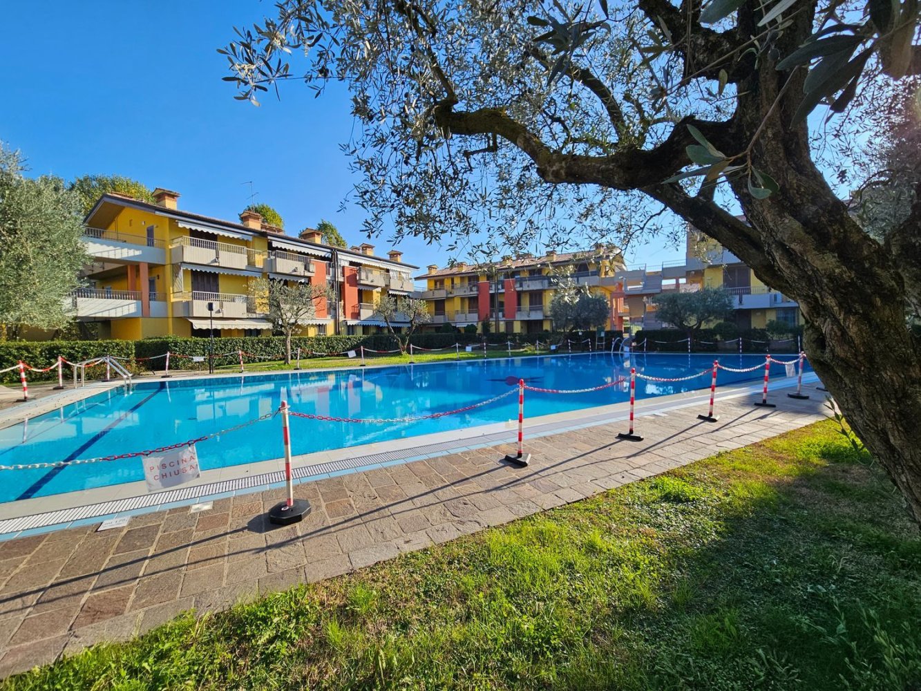 3-salle Appartement à Sirmione, Italy No. 143923