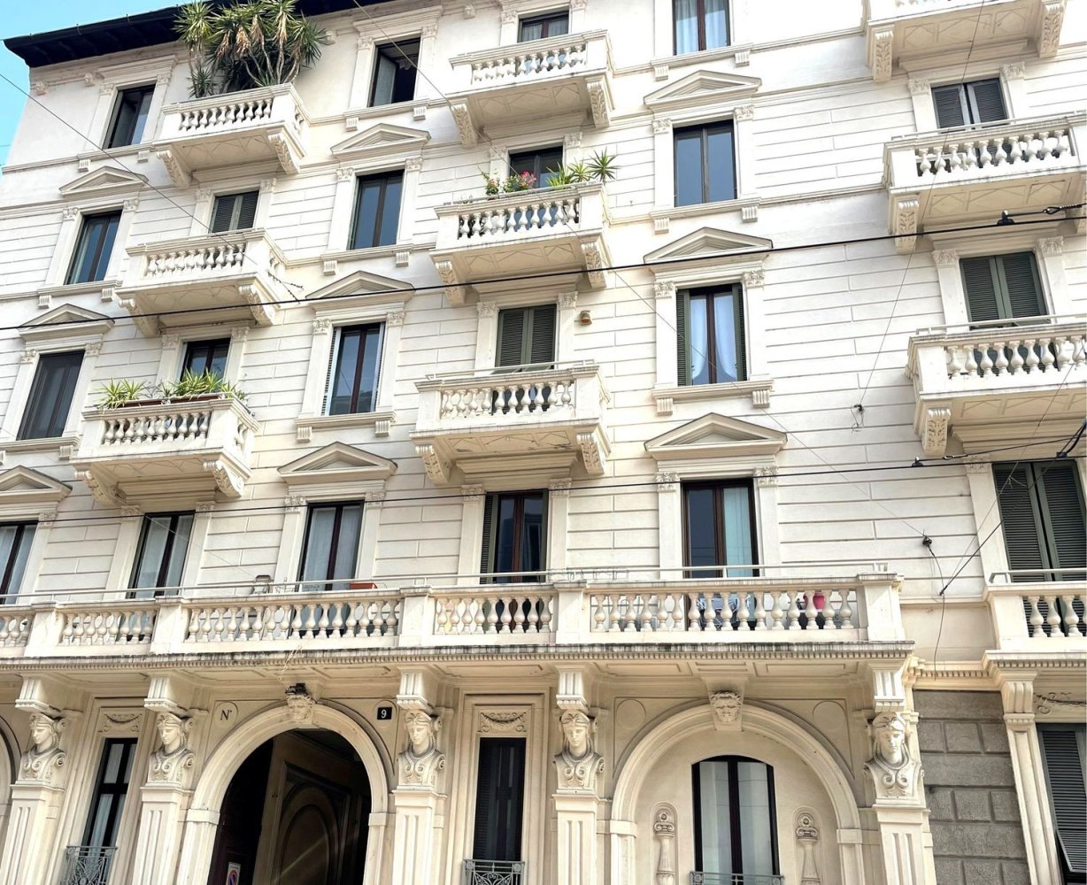 Apartamento de 3 habitaciónes en Milan, Italy No. 338191