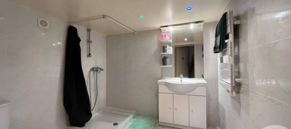 3 bedrooms House in Chartres, France No. 60510 15