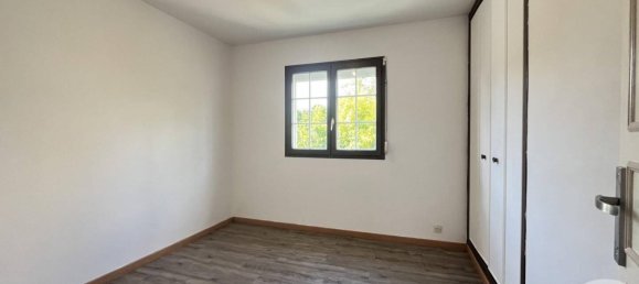 3 bedrooms House in Chartres, France No. 60510 10