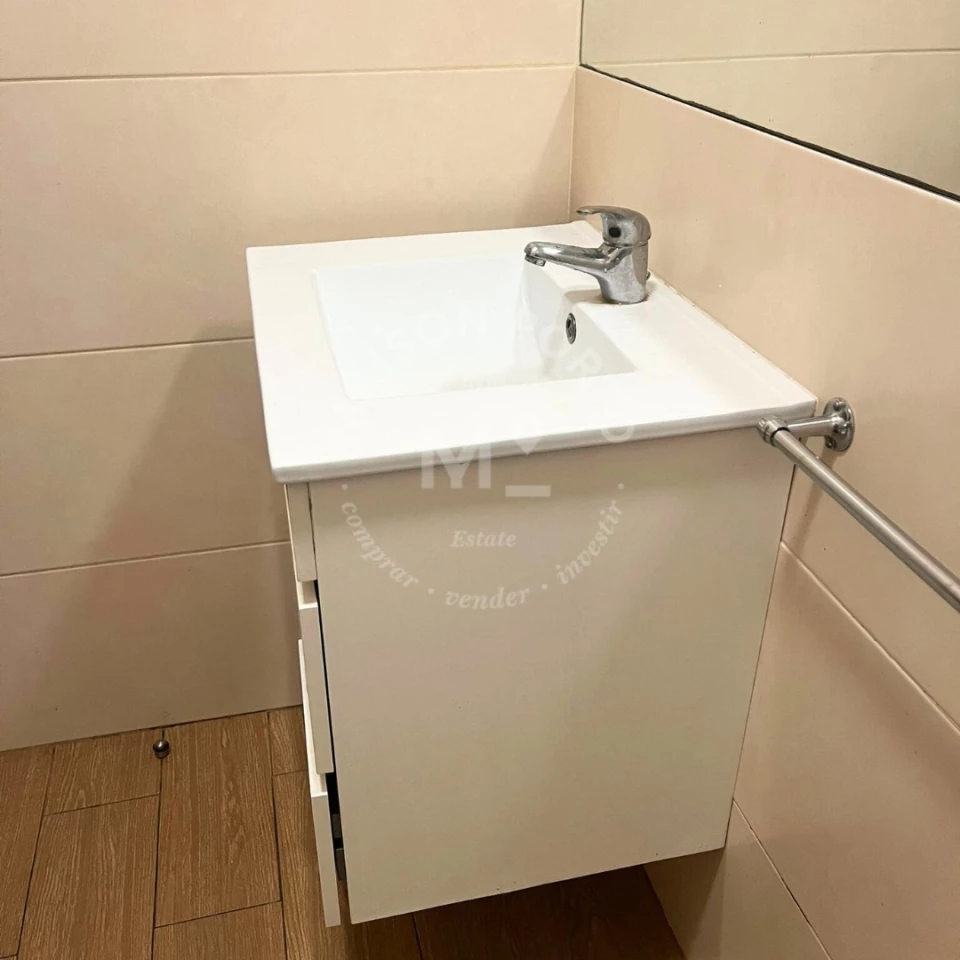 1 غرف نوم منزل في Porto, Portugal رقم 95205