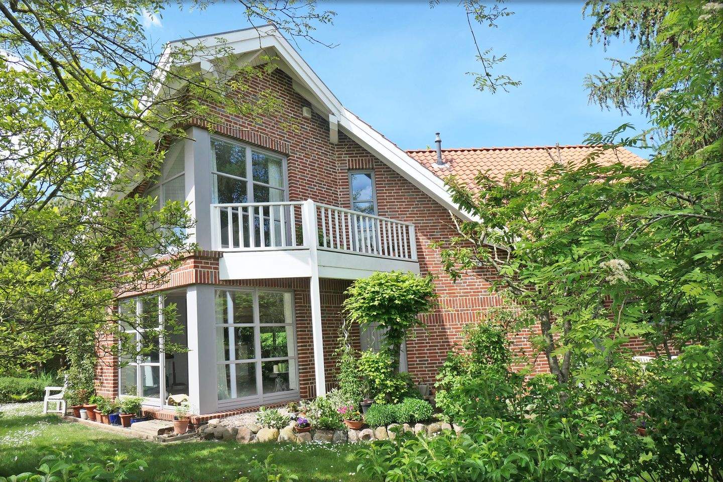 Casa de 5 habitaciónes en Stade, Germany No. 241377