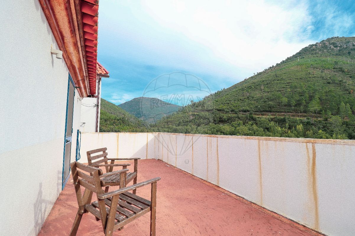 4 غرف نوم منزل في Arganil, Portugal رقم 175446