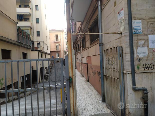 Garaje en Salerno, Italy 42 m² No. 291210