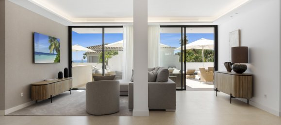 5 bedrooms Villa in Marbella, Spain No. 49826 14