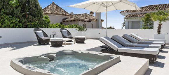 5 bedrooms Villa in Marbella, Spain No. 49826 7