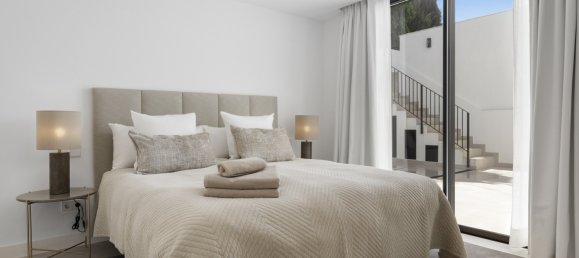 5 bedrooms Villa in Marbella, Spain No. 49826 25