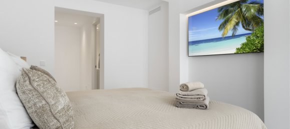 5 bedrooms Villa in Marbella, Spain No. 49826 24