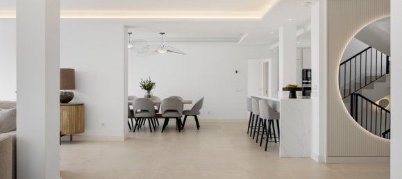 5 bedrooms Villa in Marbella, Spain No. 49826 18