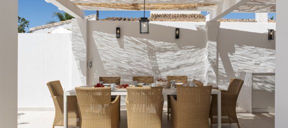 5 bedrooms Villa in Marbella, Spain No. 49826 11