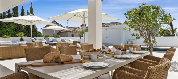 5 bedrooms Villa in Marbella, Spain No. 49826 12