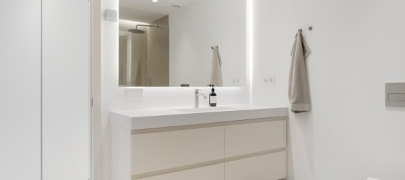 5 bedrooms Villa in Marbella, Spain No. 49826 26