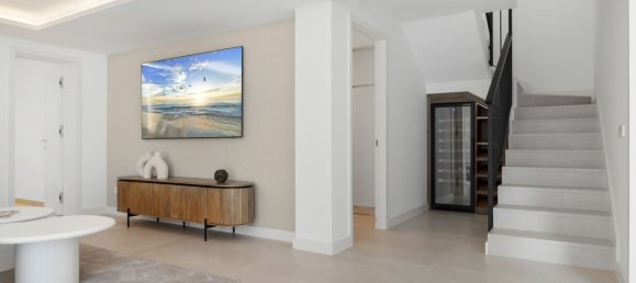 5 bedrooms Villa in Marbella, Spain No. 49826 23