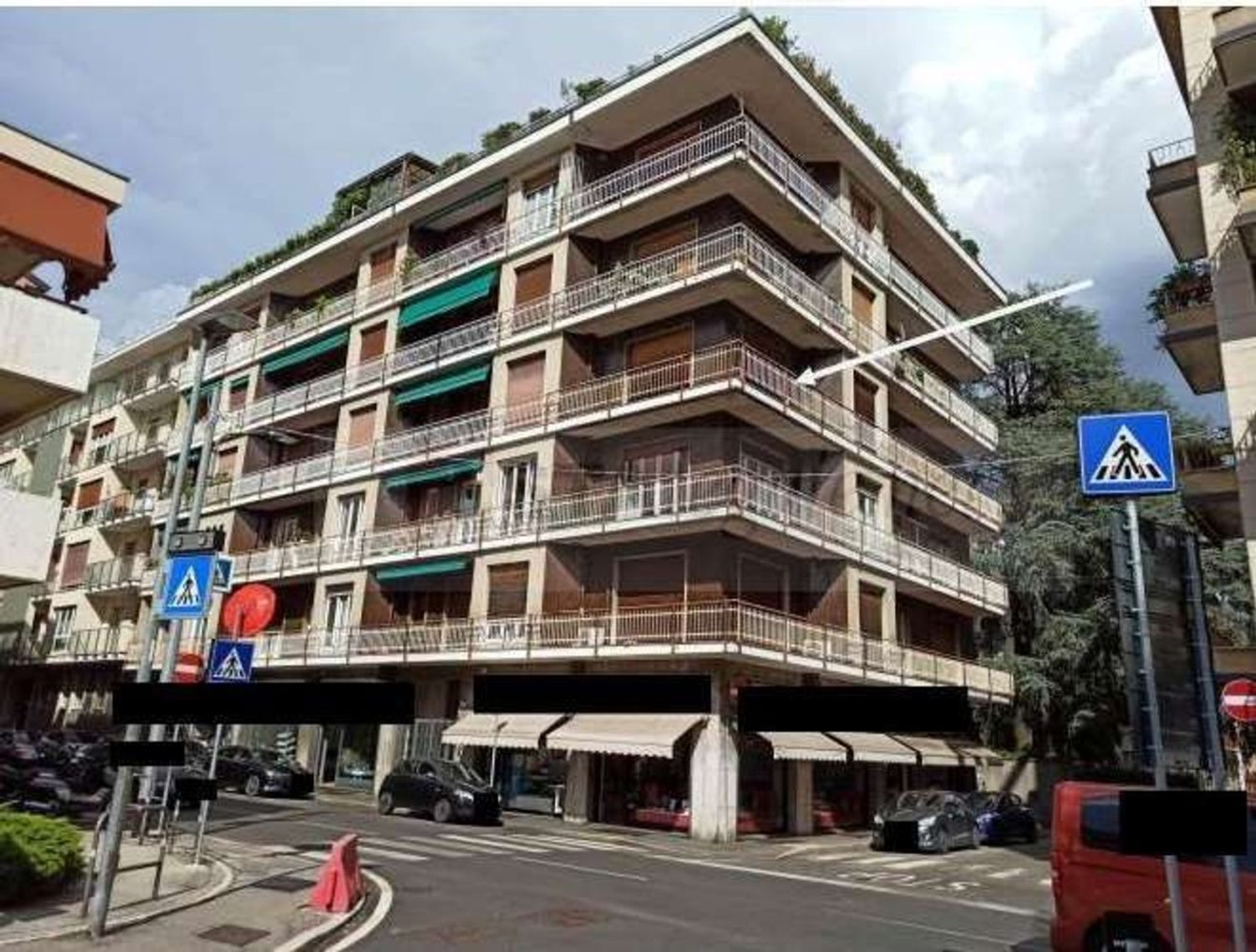 4 rooms Apartment in Varese, Italy No. 5457