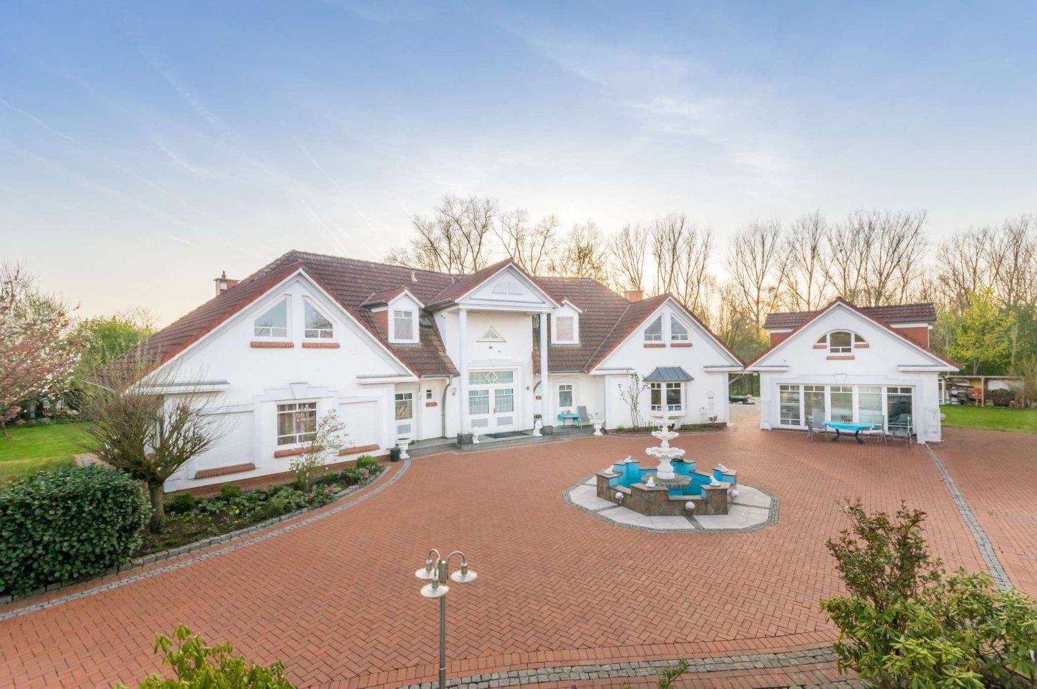 12 rooms Building in Nienburg, Germany No. 154523